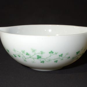 PYREX Green Ivy Cinderella Rührschüssel 444 Vintage Pyrex 1964 4 Quart Nesting Bowl super Zustand St Patrick