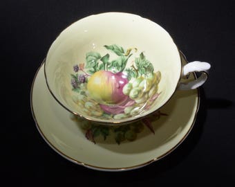 Amazing ROYAL GRAFTON Light Yellow Teacup and saucer set Fruit on center Tea Cup Light Fruits Bone China widemouth apple grape berry 8259