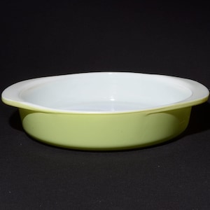 Molde para pastel Pyrex verde lima 221, 8 pulgadas de profundidad, hecho en Canadá, estilo mediados de siglo, con asas. Utensilios para horno Pyrex.