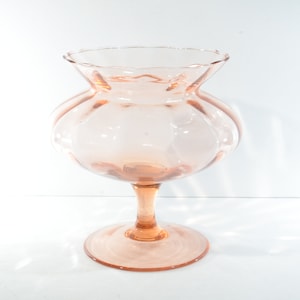 Wonderful Pink glass pedestal compote dish bowl serving dish footed serving bowl vintage centerpiece