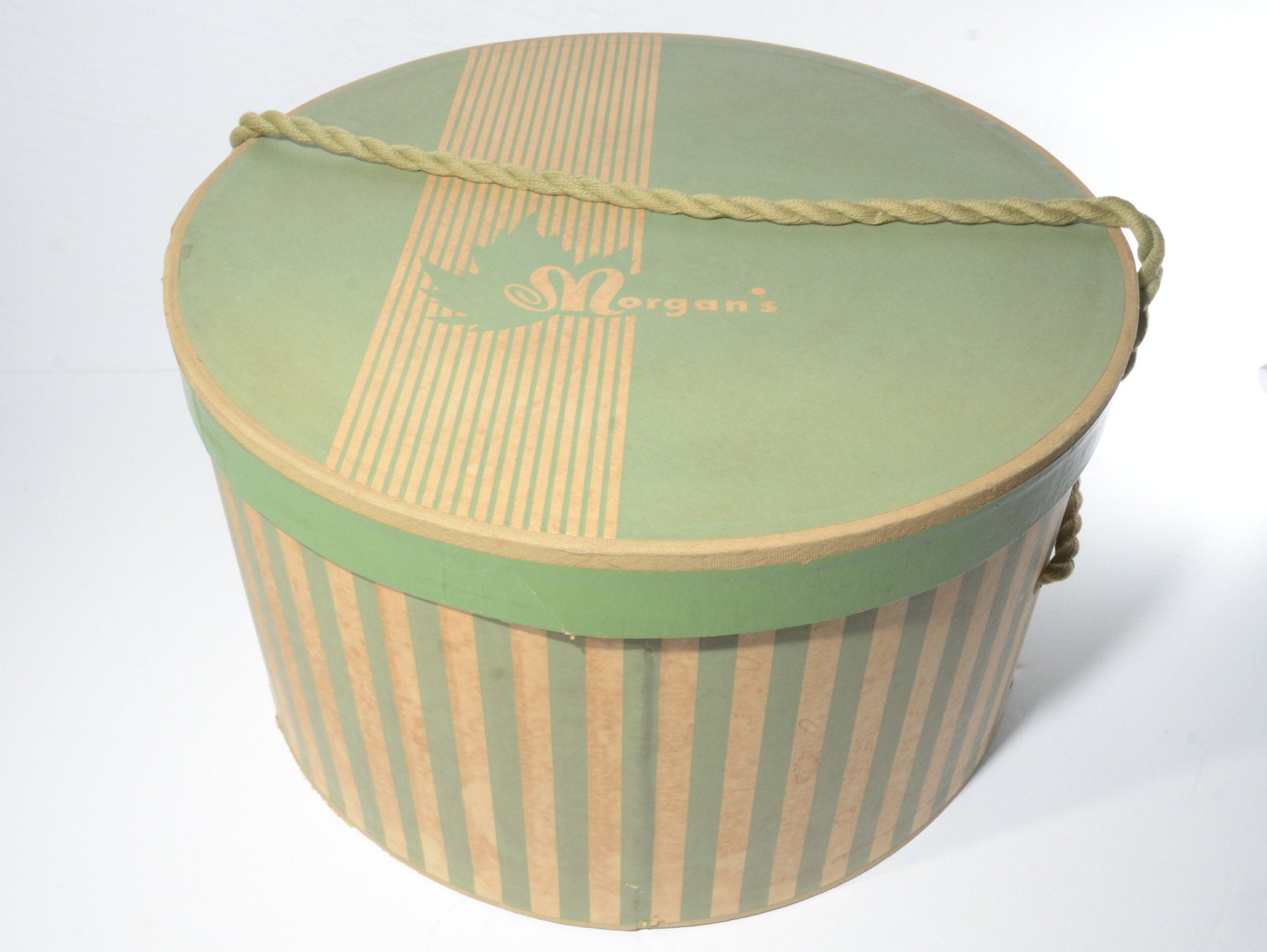Grosgrain Paper Round Hat Box With a Strap 45cm Diameter 35cm 