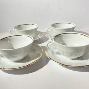 4er-Set Walbrzych Teetasse und Untertassen-Set Klassischer Weiß-Goldrand und großzügiger Goldrand aus Polen Bone China Vintage gewölbte Porzellan