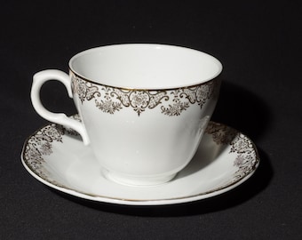 Vintage ALFRED MEAKIN Traditional Ironstone Tea Cup and Saucer Set Bone China white gold scroll Gold Rimmed England