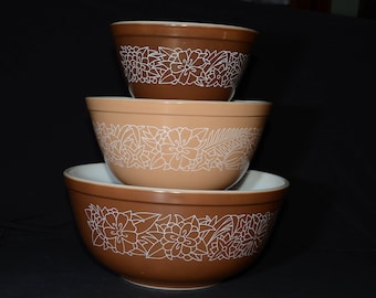 PYREX Woodland Set of 3 bowl 401 402 403 Vintage Pyrex Mixing Bowl Set 1970s Kitchen Vintage Brown Beige Floral pattern ap
