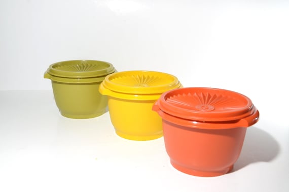 Vintage TUPPERWARE 3er Set Servalier Schüssel Set gelb oliv grün orange Snap on Deckel 886 Canada 812 handle KRATZER