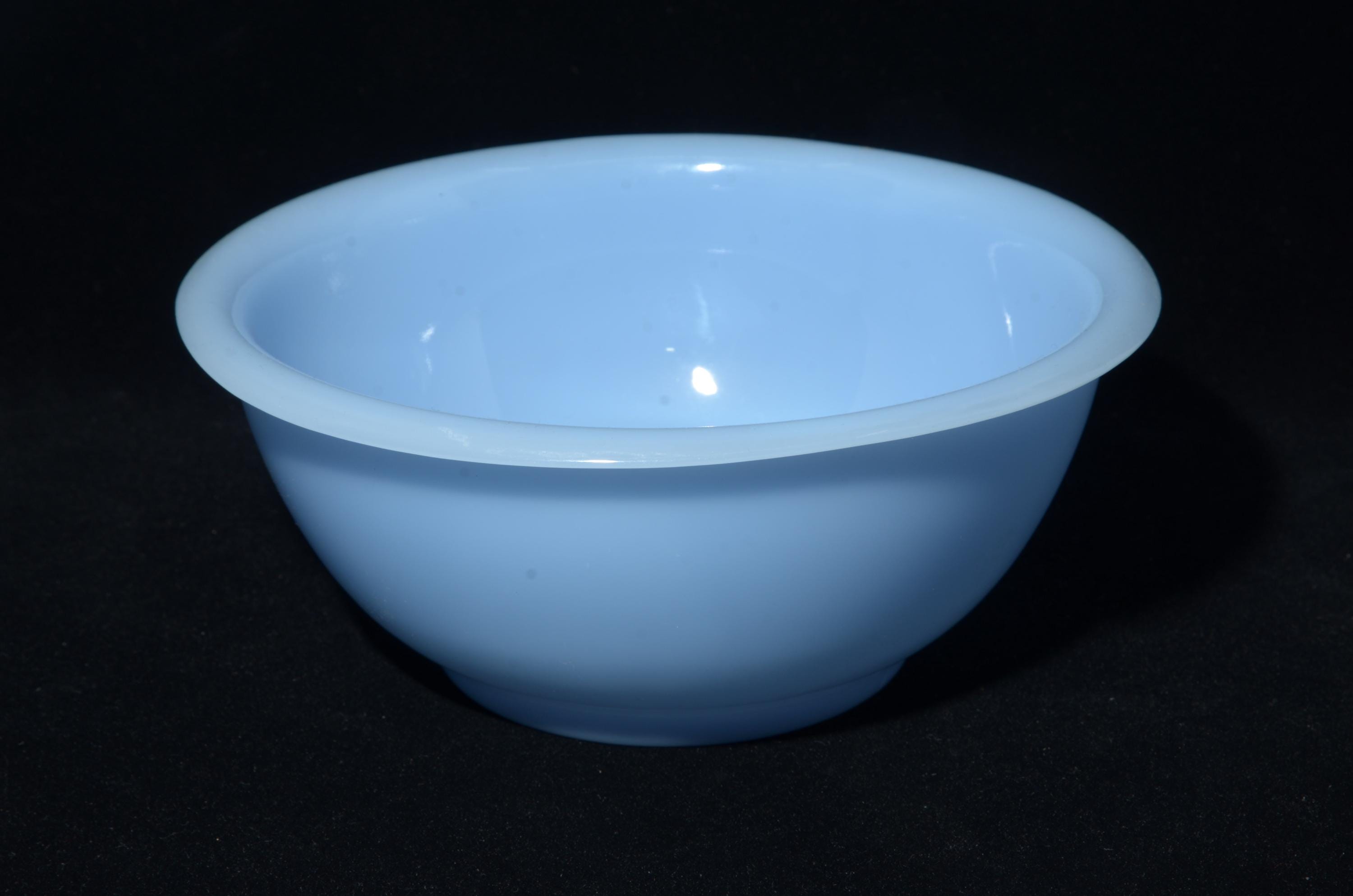 DAMAGED PYREX Delphite Blue Rolled Lip Mixing Bowl 7 Inches D Rare