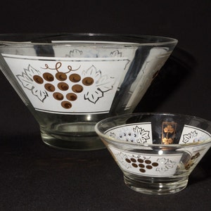 Vintage Chip-n-Dip set Chip and Dip Set Glass Anchor Hocking White Gold Grape Bowl Set no bracket ot