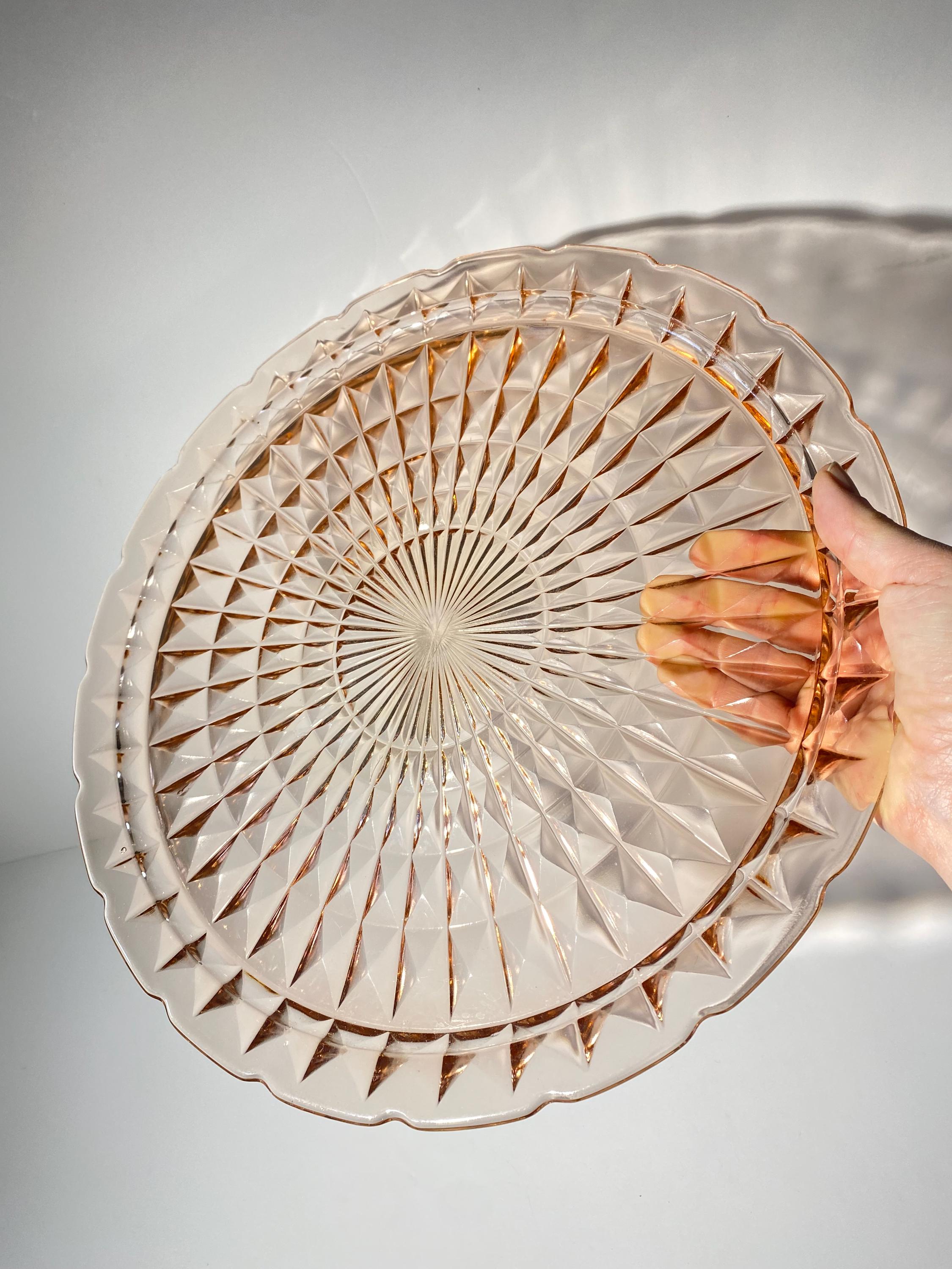 ピンクデプレッショングラスウィンザーラージチョッププレートby