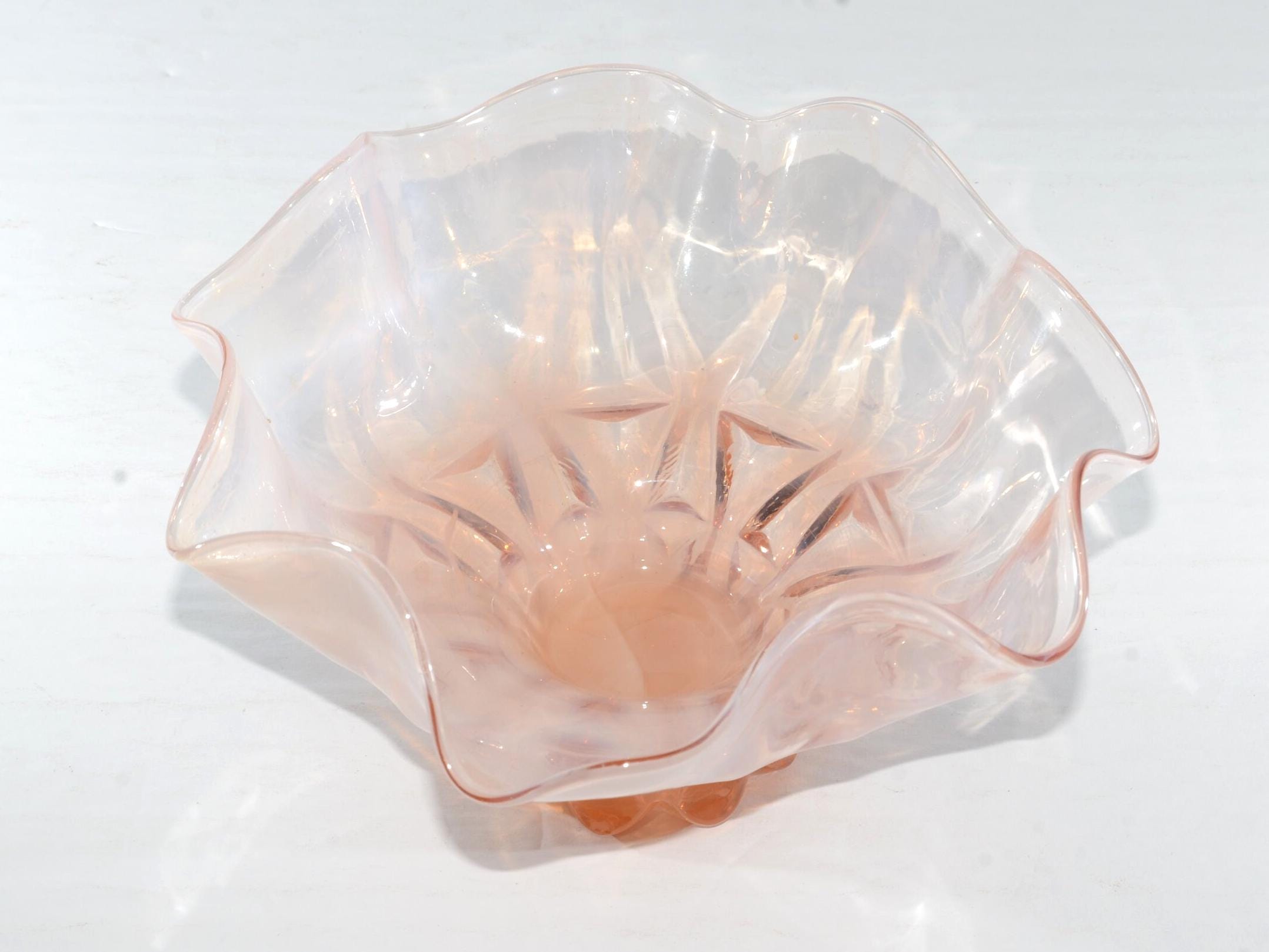 FENTON ピンク オパールセント ガラスボウル フリルエッジ FENTON ピンク オパールセント ガラスボウル フリルエッジ フェントン