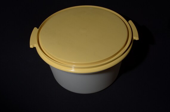 Buy Tupperware Round Pie or Cupcake Keeper, 12-Inch, Sheer