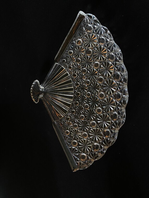 フェントン扇形デイジーボタンサービングプレートヴィンテージ