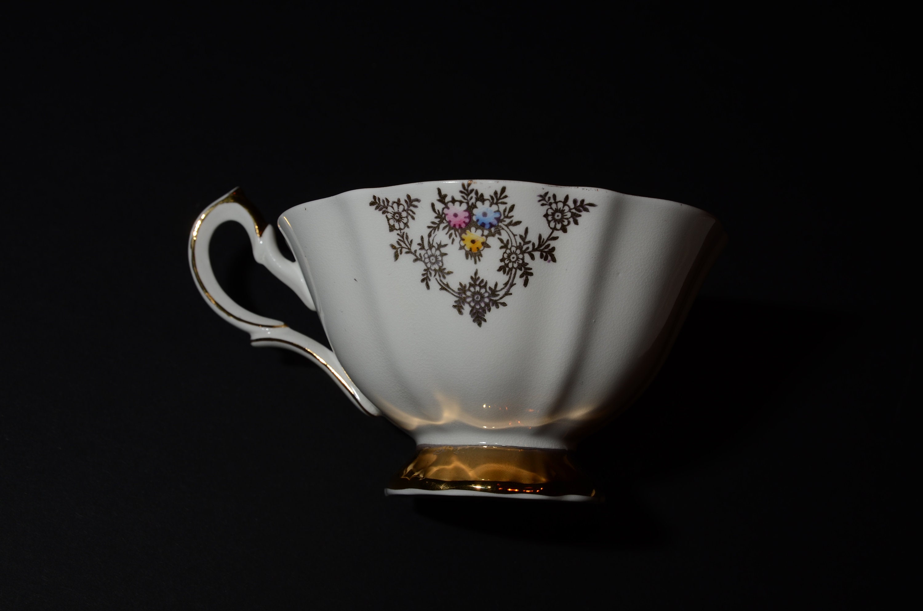 QUEEN ANNE Bone China Gold Chintz Gold and Tiny Floral Tea Cup and
