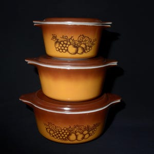 PYREX Old Orchard Casserole dish set lid Milk glass Vintage 473 474 475  1970s Orchard Brown Fruit Butterscotch  ot