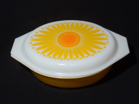 PYREX Daisy Citrus Casserole Dish Set With Lid Sunflower Cinderella Milk  Glass Vintage 473 474 475 1960s Rare Htf 