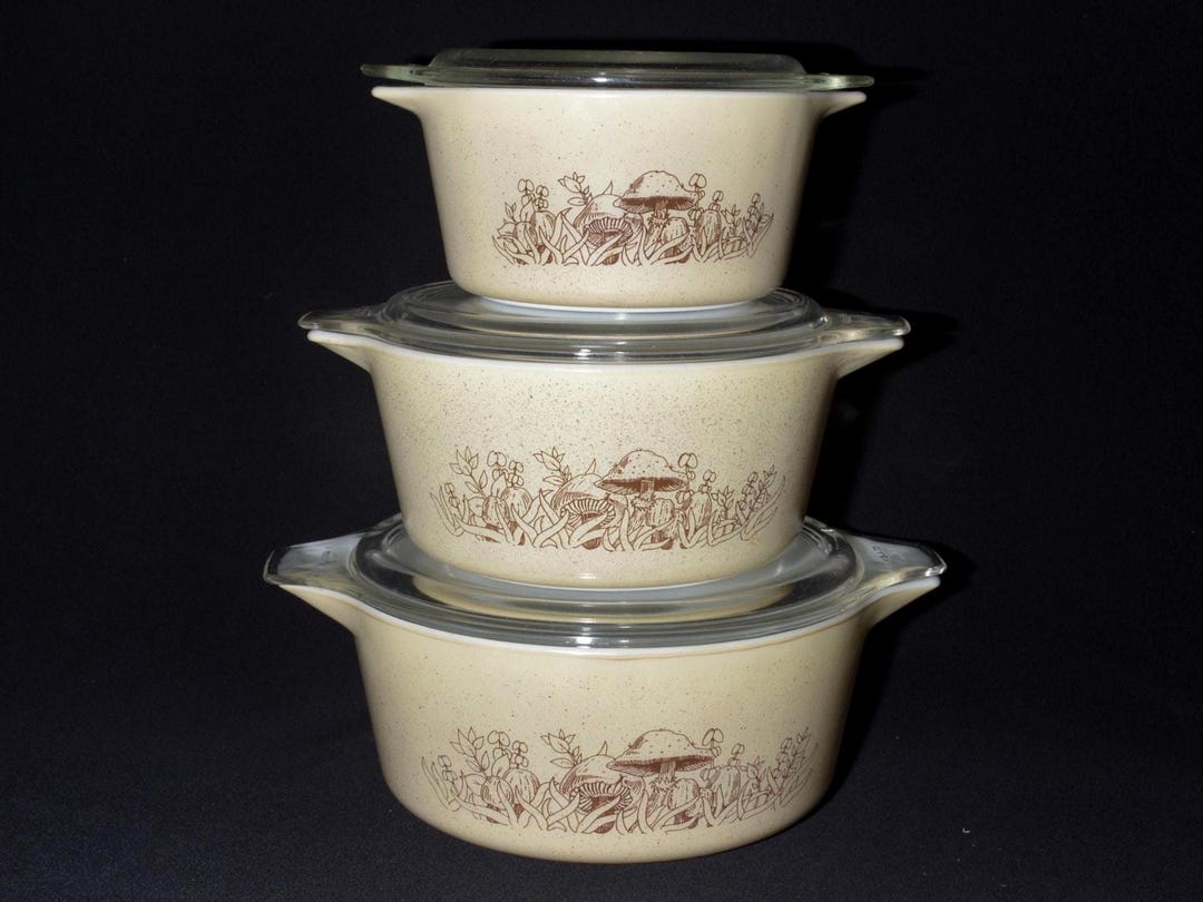 PYREX Forest Fancies Cinderella Casserole Dish Set of 3 With Lid