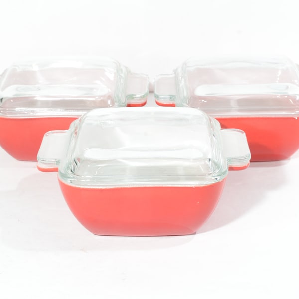 Set of 3 Super Chef by Del Vetro refrigerator dish fridgie Vintage red clear glass lid tab handle white inside  4 inches square