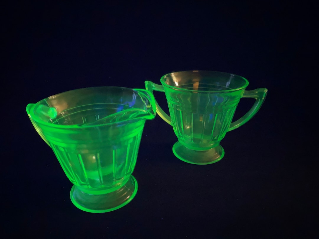 HAZEL ATLAS GLASS Co Green Depression Glass New Century Sugar Bowl