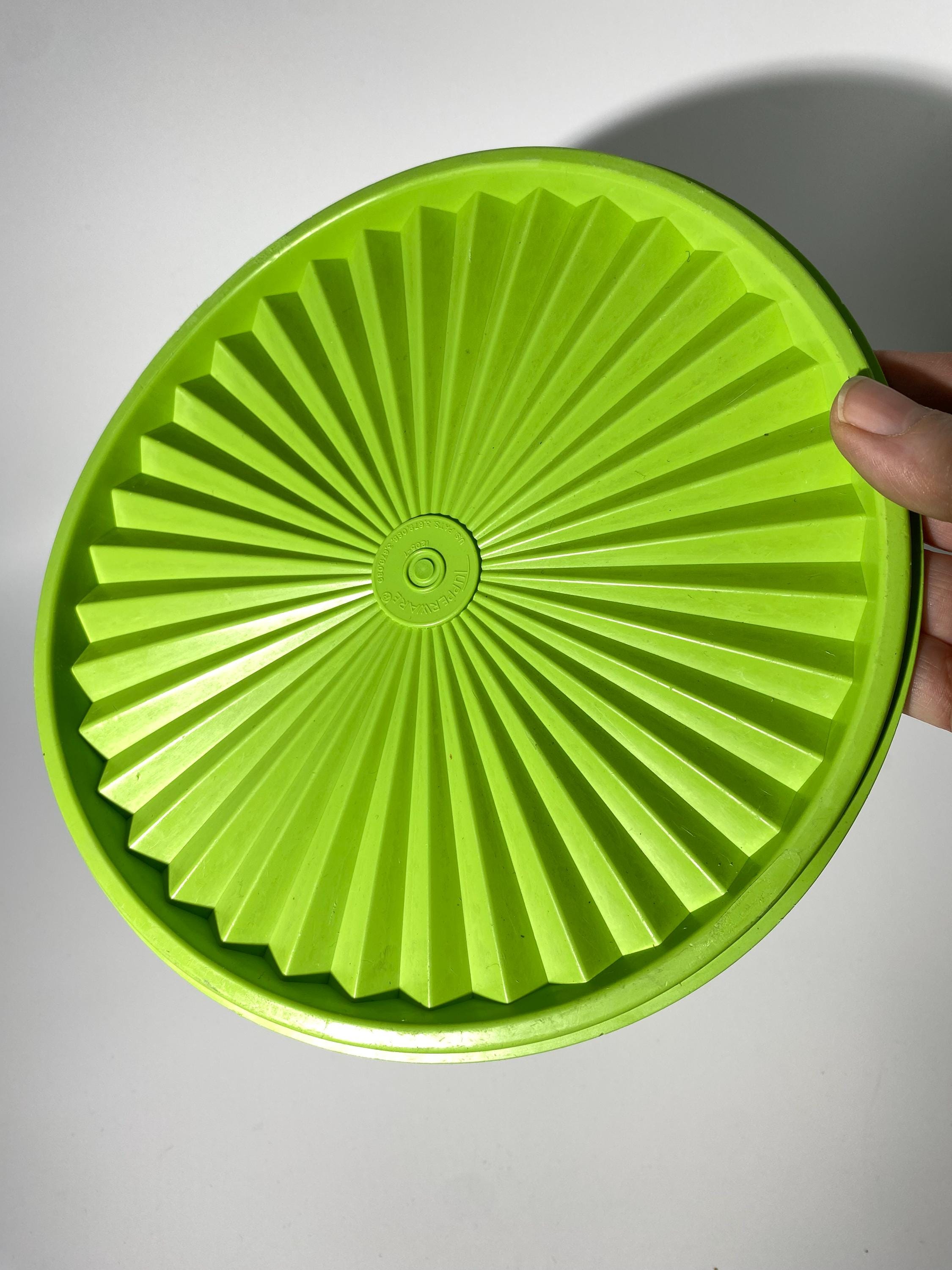 TUPPERWARE Green Lime Apple Green Round Canister 1205 Servalier