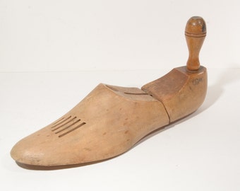 Shoe form cobbler shoe mold wood a shoes stretcher 7 vintage midcentury knob cobblers form 10 3/4" long