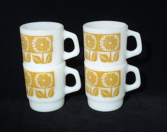 FIRE KING Tulip Shaker Set White Salt and Pepper Milk Glass