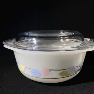 ARCUISINE milk glass small casserole dish with clear glass lid 5.5" diameter individual France flowers pastel floral iridescent