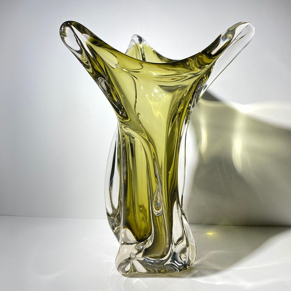 Vase sommerso en verre chalet d'art vert kaki et transparent en verre épais soufflé à la main, verre d'art vintage 33 cm de haut, vase torsadé irrégulier, non signé