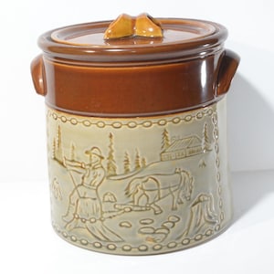 Beauce Jean Cartier Glazed Stoneware Bean Crock Ear Handle lid Casserole Cooker pot pottery  bean pot Beauceware C-3195 Studio Canada