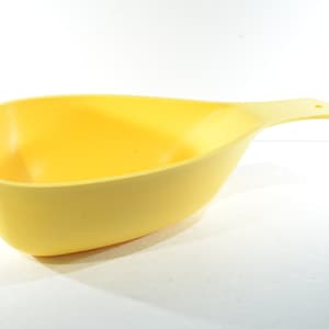 Vintage Acca Geni Accalac yellow free form serving bowl Accaware Hard Plastic David Douglas plastic handled bowl