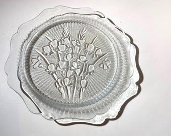 Assiette en verre Jeannette vintage Dépression IRIS et CHEVRONS 23 cm Dîner en verre pressé clair Dépression époque RARE
