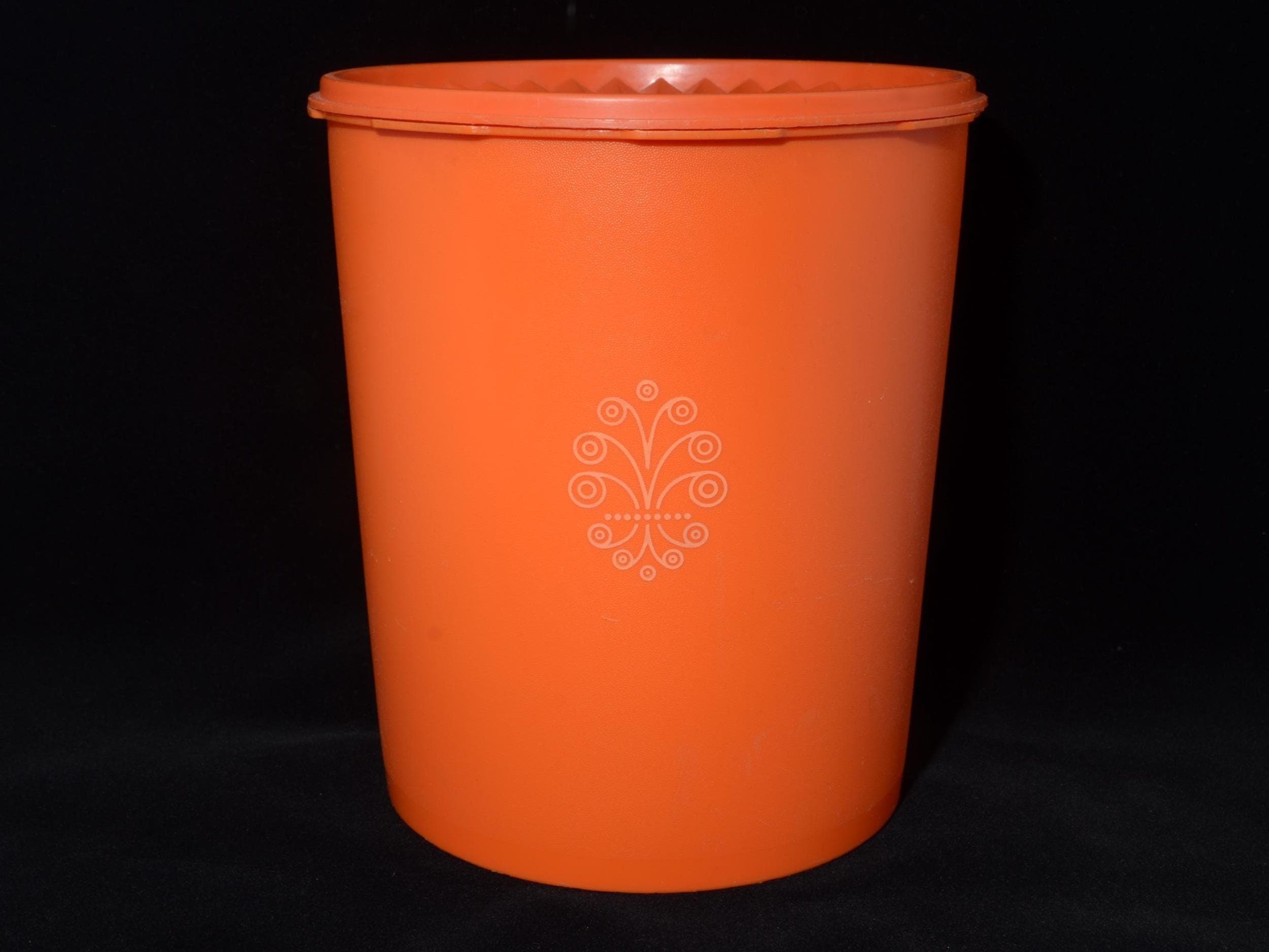 Boîte ronde orange TUPPERWARE 1297 Couvercle servalier à pression 812 Canada - France