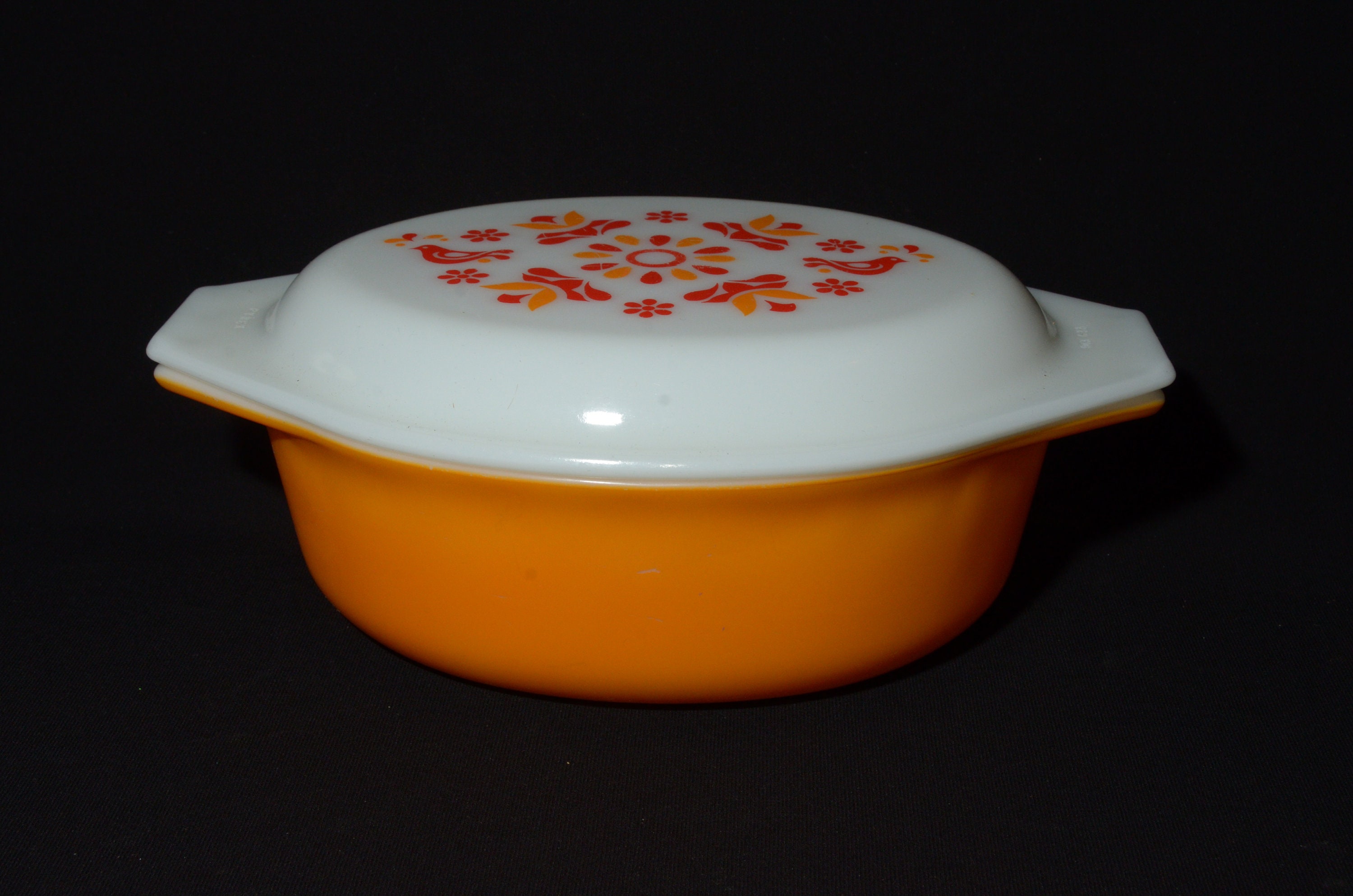 PYREX Friendship Orange Casserole 043 1 1/2 Quart (qt) With Opal