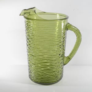 Anchor Hocking Soreno Avocado Green glass pitcher 8.25&quot; juice Vintage Olive Green 1970s Textured glass mid century barware mint