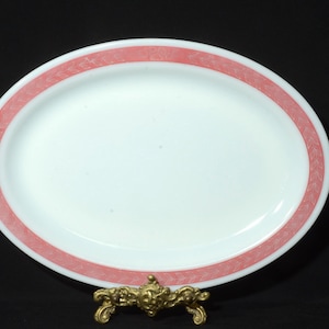 Corning Decor Red Laurel leaf serving plate platter 12.5" long 799 1960s Kitchen tableware Autumn Bands Red restaurant Pyrex USA FADING
