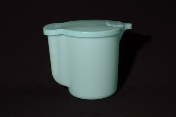 Vintage Plastic Tupperware Legacy 7 1/2 Cup Covered Soup Bowl Tureen With  Ladle 3186C-2, Collectible Tupperware, Retro Tupperware Legacy. -   Israel