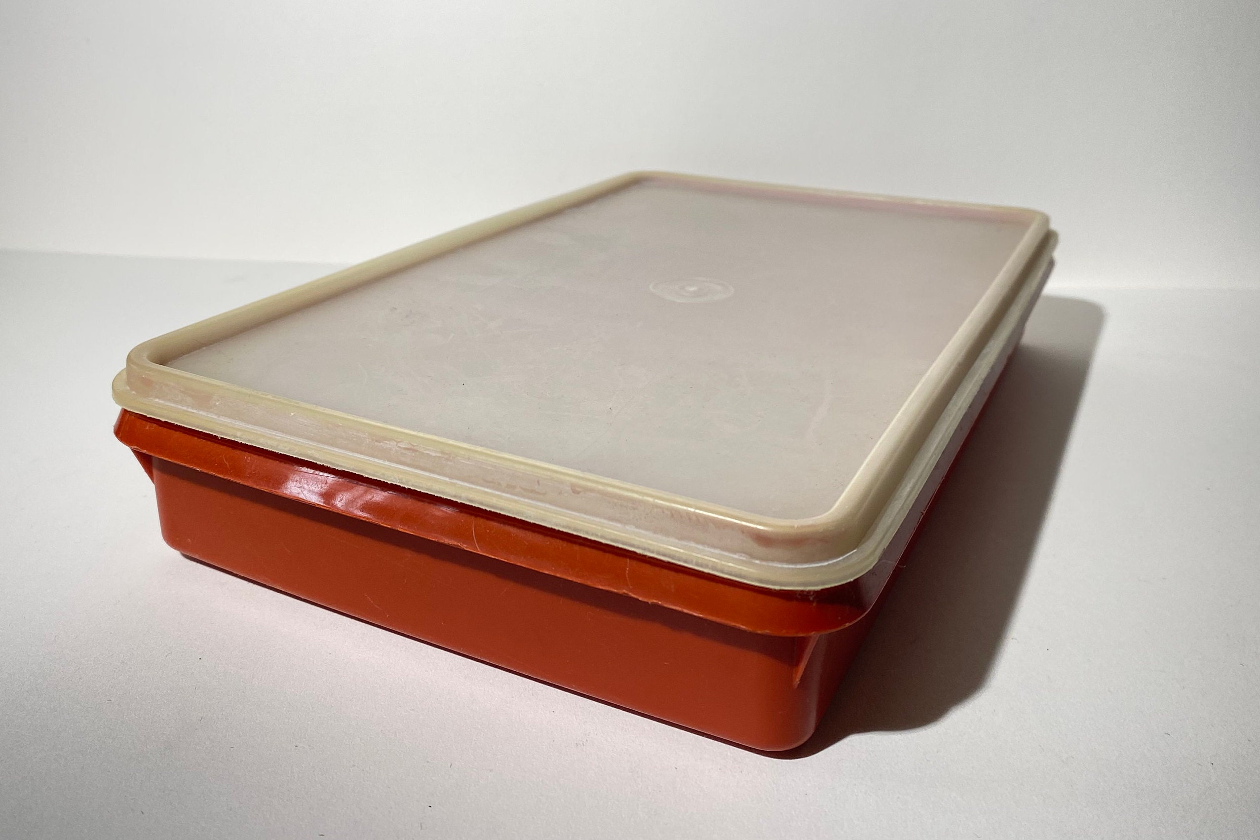 Tupperware 794-7 Bacon Deli Meat Keeper Container Paprika Sheer Lid Vi