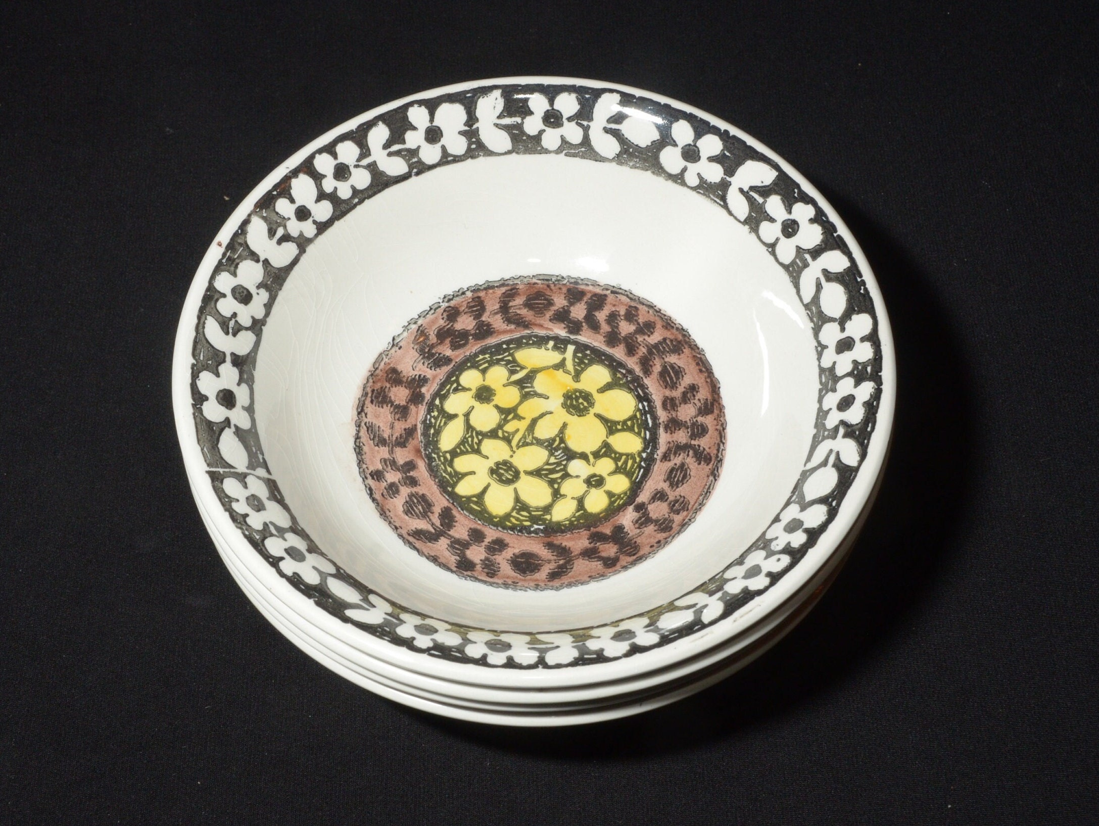 Set of 4 Vintage Kathie Winkle Lemon Grove bowl 6 inches soup bowl cereal Staffordshire Broadhurst England Rushstone black floral ot1