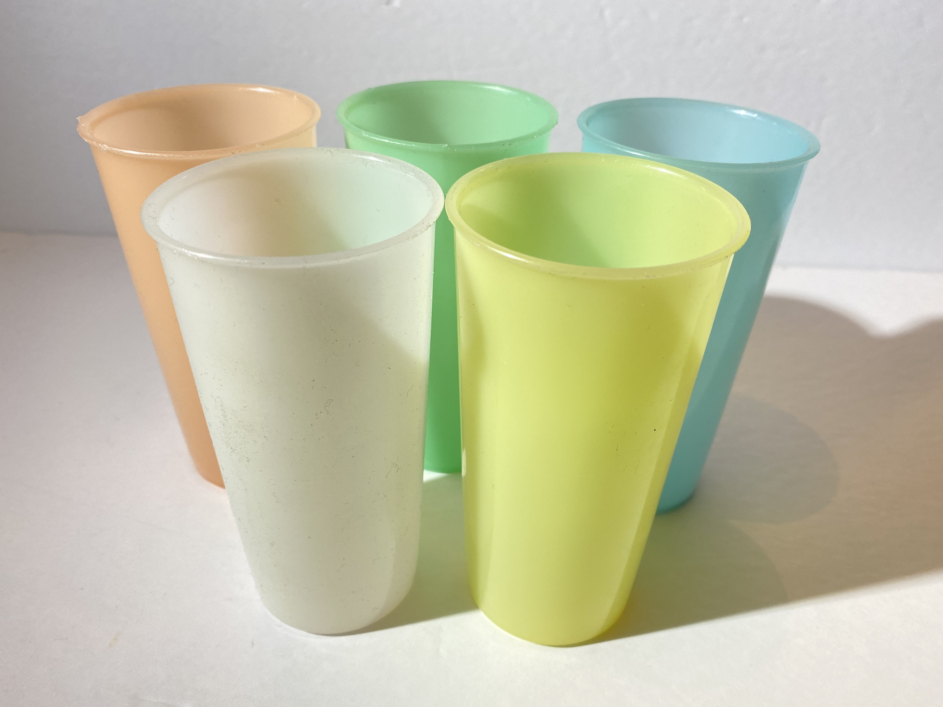 Lot De 5 Gobelets Tupperware Vintage – Multicouleur – Plastique Solide – Années 80/90