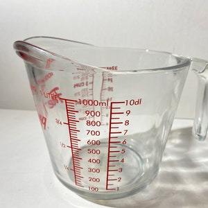 Fire King Measuring cup batter bowl 4 cup 1 litres 1 quart 32 oz Glass Vintage Mid-Century Red lettering like new FireKing made in USA