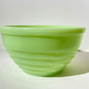 Vintage Jeannette Glass jadeite dripping bowl round Beehive ribbed trinket box vanity tiny CHIPS on rim No lid