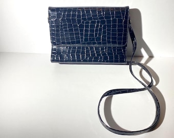 Vintage Cabrelli  Bag Crossbody purse Faux Gator Crocodile Textured Black Gold Tone Evening handbag graduation Canada 1980s strap drop