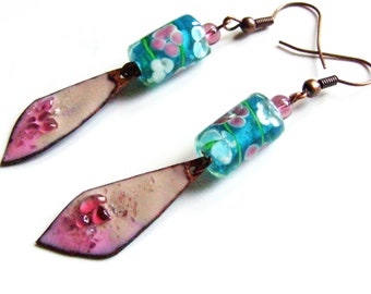 Handcrafted earrings, artisanal glass bead, enamel on copper, blue and pink flowers jewel, jewel of artist creator, enamelled copper