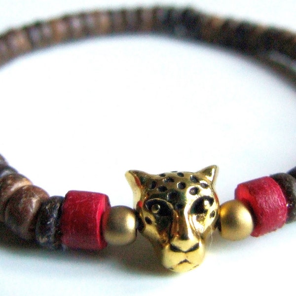 Bracelet artisanal guépard, bijou nature, perles en bois de coco, guépard en laiton plein, vieil or, bijou de créateur, cadeau femme féline