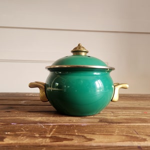 Vintage Green Enameled Pot, Vintage Green Small Pot, Vintage Kitchenware, Vintage Kitchen Décor, Cottage Core Décor