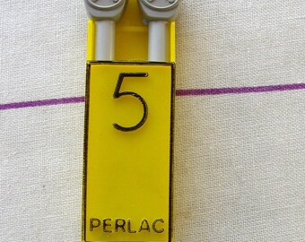 Perlac 5mm aluminum knitting needles