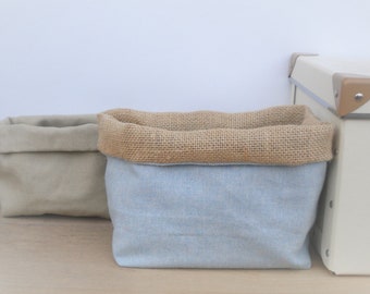 Panier de rangement,  coton bleu  et toile de jute. 1 pièce.