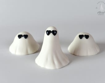 Spooky Ghost Sculpture Ceramic Ghost with Glazed Black Heart Sunglasses