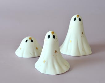 Spooky Sculpture Ceramic Ghost with Gold lightning Strike