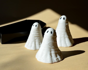 Spooky Ghost Sculptures Ceramic The Mummy Ghost