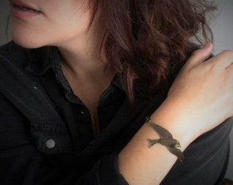 Women's leather bracelet with bronze metal bird pattern, black leather and bird bracelet, swallow jewelry, bohemian bracelet, big swallow bracelet