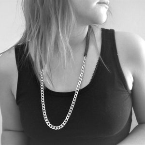 Women's leather and chain necklace image 6